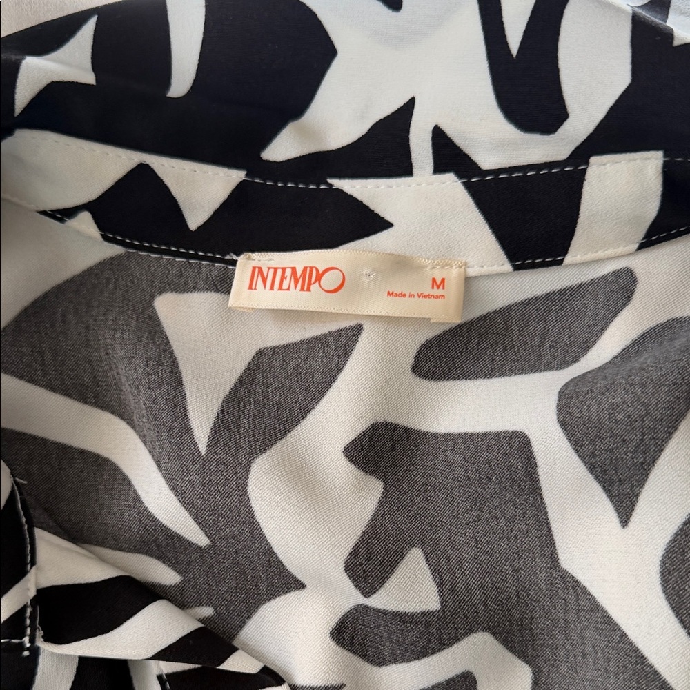 Intempo Black and White Women's Top